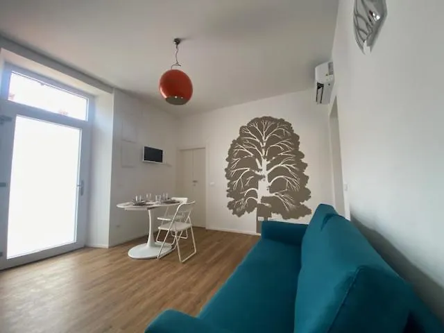 L'albero アパート